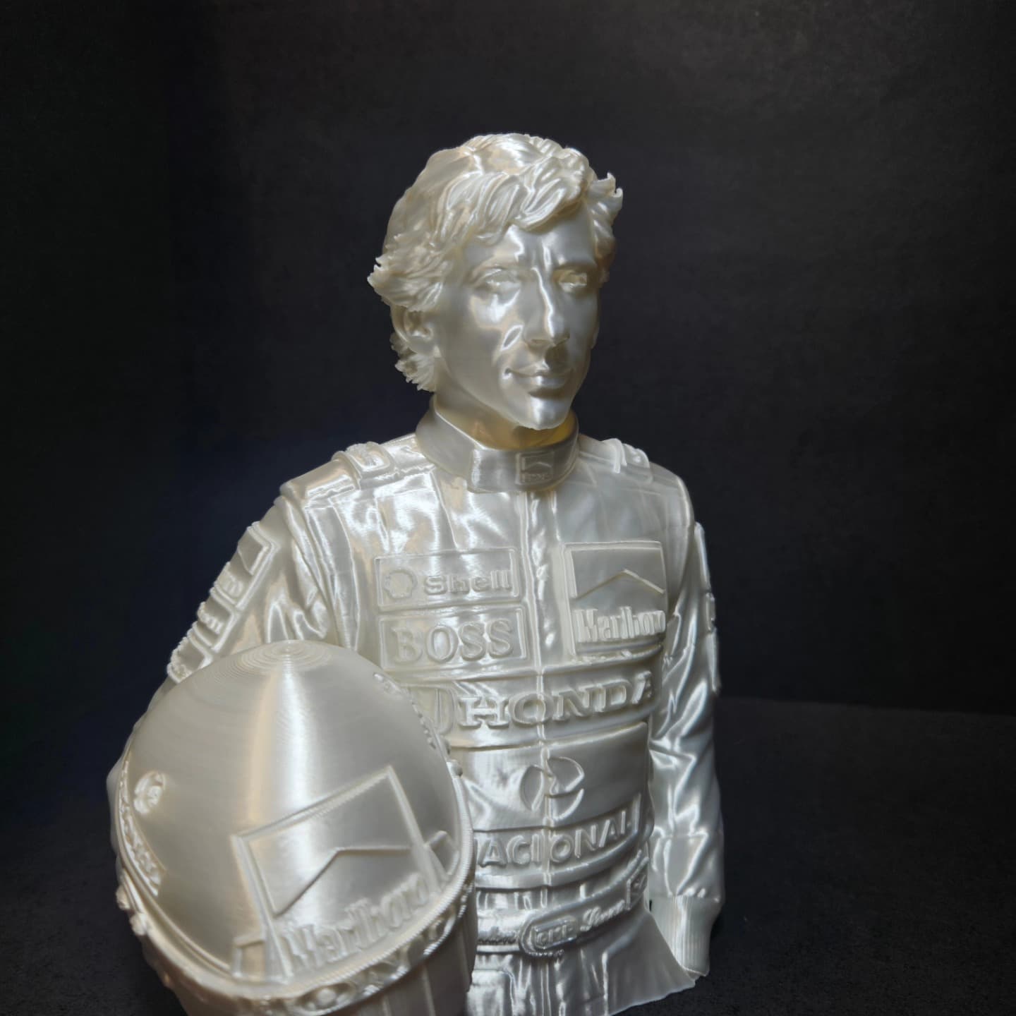 Busto Ayrton Senna